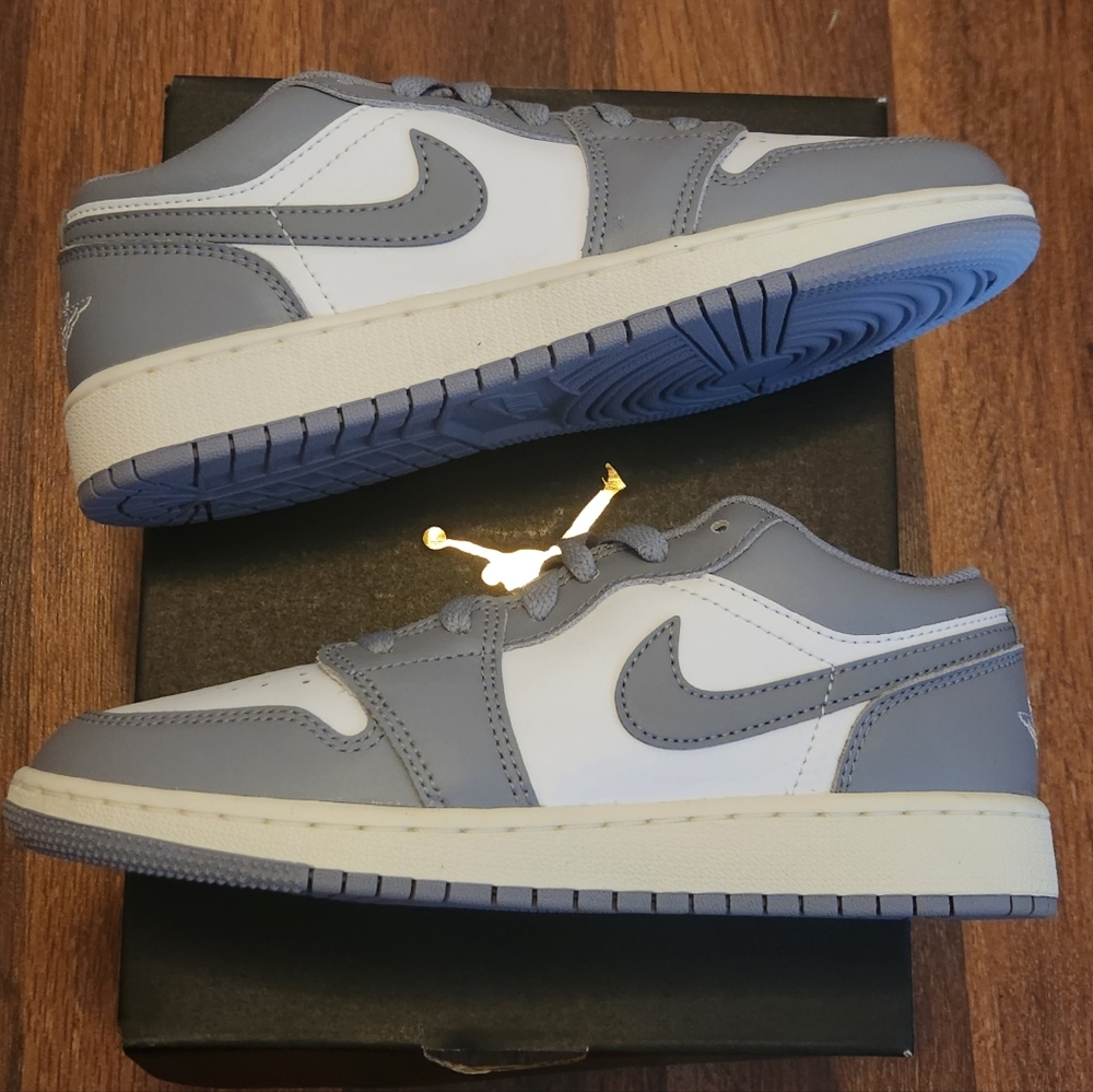 Air Jordan 1 Low "Vintage Grey"